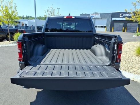 New 2026 RAM 1500 Express AWD/4WD image 9