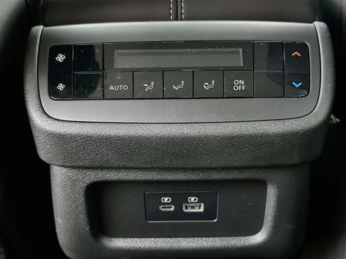 Used 2023 Nissan Pathfinder SL w/ Black Appearance Package AWD/4WD image 27