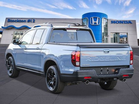 New 2026 Honda Ridgeline Black Edition image 2