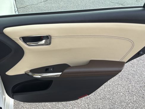 Used 2013 Toyota Avalon Limited image 28