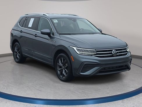 Used 2022 Volkswagen Tiguan SE AWD/4WD image 3