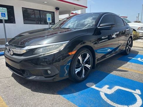 Used 2016 Honda Civic Touring image 3