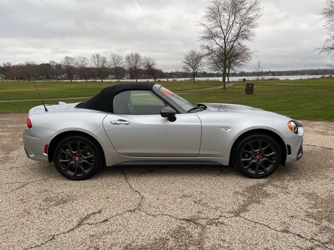 Used 2018 FIAT 124 Spider Abarth w/ Convenience Group image 27