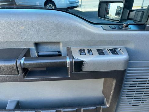 Used 2015 Ford F250 XLT w/ XLT Value Package image 12