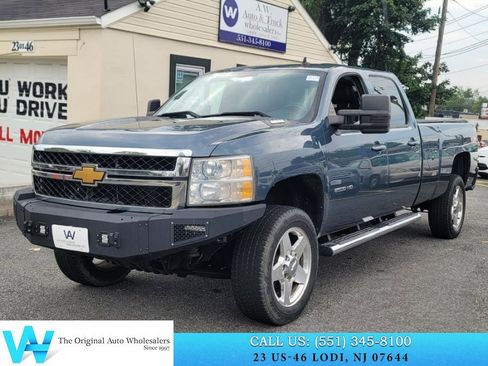 Used 2014 Chevrolet Silverado 2500 LTZ w/ LTZ Plus Package image 3