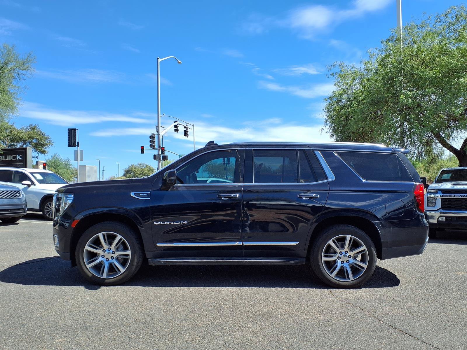 Used 2021 GMC Yukon SLT w/ SLT Luxury Plus Package RWD image 9