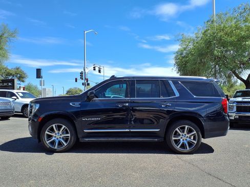 Used 2021 GMC Yukon SLT w/ SLT Luxury Plus Package RWD image 9