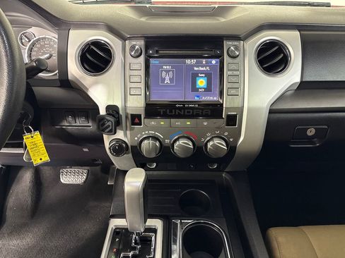 Used 2015 Toyota Tundra SR5 w/ SR5 Upgrade Package image 26