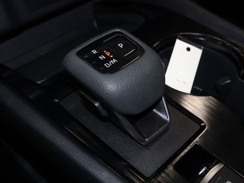 Certified 2025 Nissan Rogue SV image 31