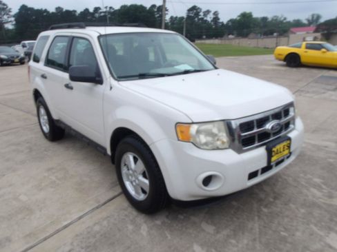 Used 2011 Ford Escape XLS w/ 102A Rapid Spec Order Code FWD image 4