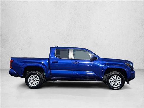 Certified 2025 Toyota Tacoma SR5 image 4