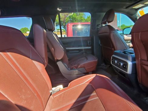 Used 2022 Ford Expedition Limited AWD/4WD image 6