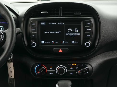 Used 2025 Kia Soul LX FWD image 16