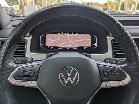 Used 2022 Volkswagen Atlas Cross Sport SEL R-Line AWD/4WD image 31