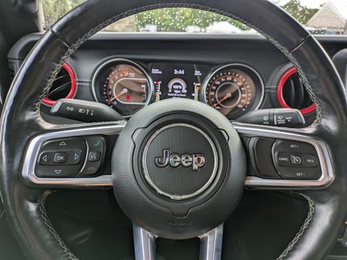 Used 2020 Jeep Gladiator Overland AWD/4WD image 21