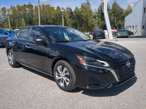 Certified 2025 Nissan Altima 2.5 S FWD image 2