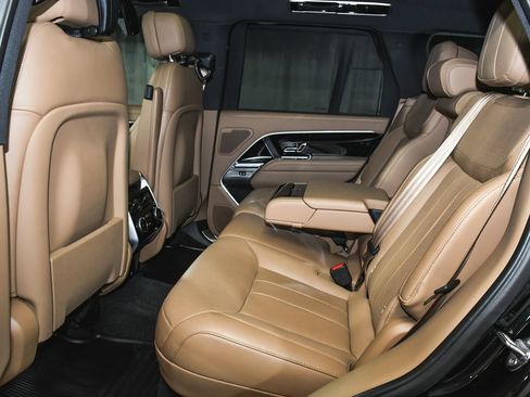 Used 2025 Land Rover Range Rover SE AWD/4WD image 58
