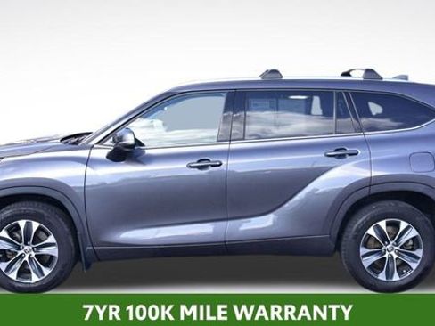 Certified 2021 Toyota Highlander XLE image 2