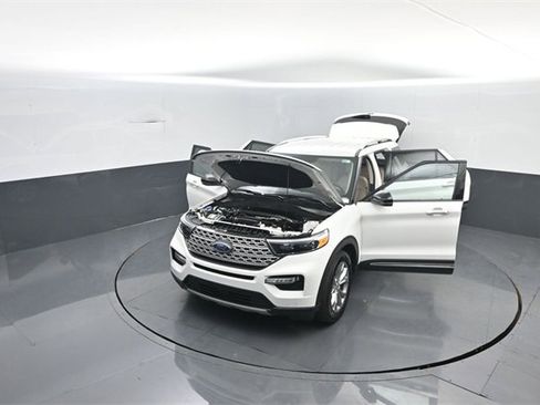 Certified 2023 Ford Explorer Limited w/ Equipment Group 301A image 37