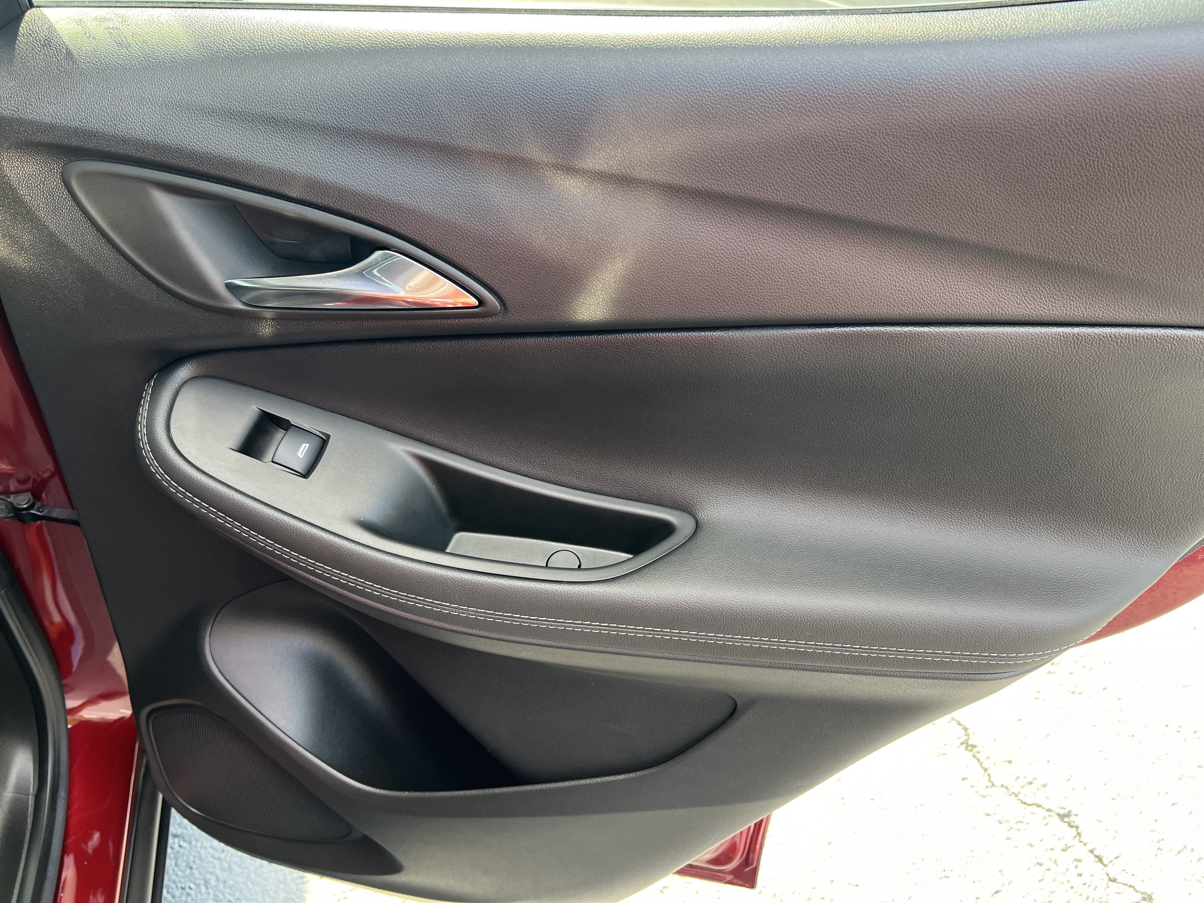 Used 2023 Buick Encore GX Essence w/ Experience Buick Package FWD image 16