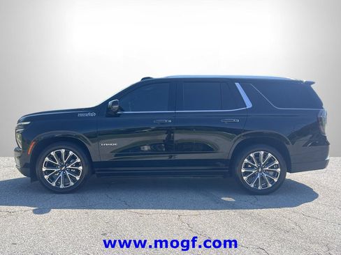 Used 2025 Chevrolet Tahoe High Country AWD/4WD image 27