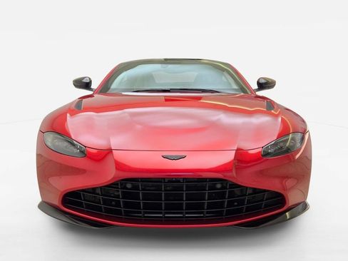 Used 2023 Aston Martin V8 Vantage Coupe RWD image 2