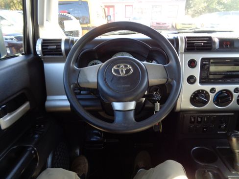 Used 2007 Toyota FJ Cruiser 2WD image 19