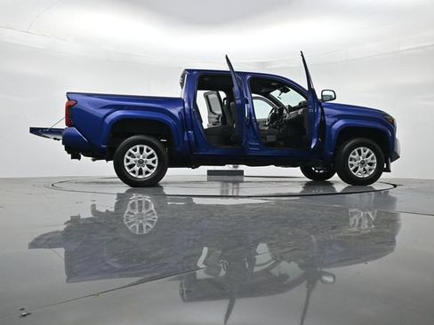 Used 2025 Toyota Tacoma SR5 RWD image 50