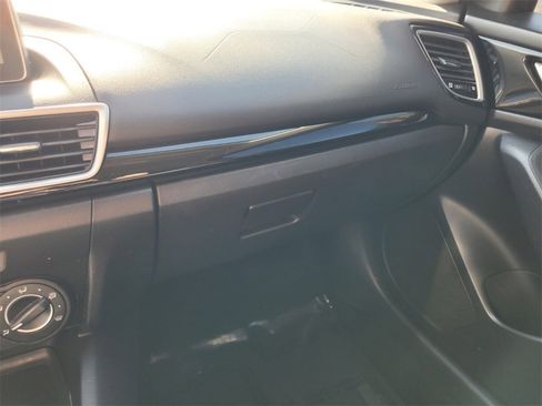 Used 2016 MAZDA MAZDA3 i Sport w/ Preferred Equipment Package image 24