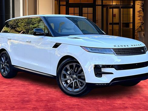 Used 2025 Land Rover Range Rover Sport image 11