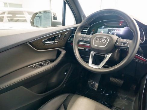 Used 2025 Audi Q7 3.0T Premium Plus image 11