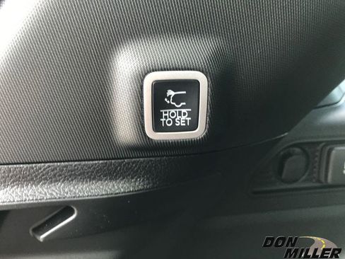 New 2025 Jeep Grand Cherokee Limited w/ Black Appearance Package image 30