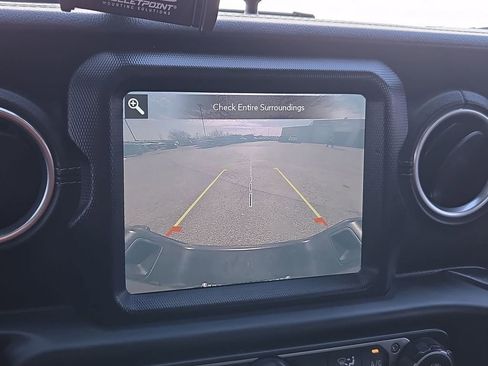 Used 2020 Jeep Gladiator Overland image 34