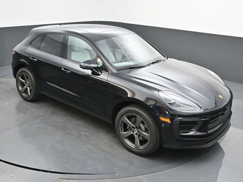 New 2026 Porsche Macan image 30