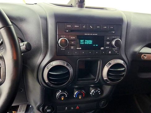 Used 2017 Jeep Wrangler Unlimited Sport w/ Connectivity Group AWD/4WD image 18