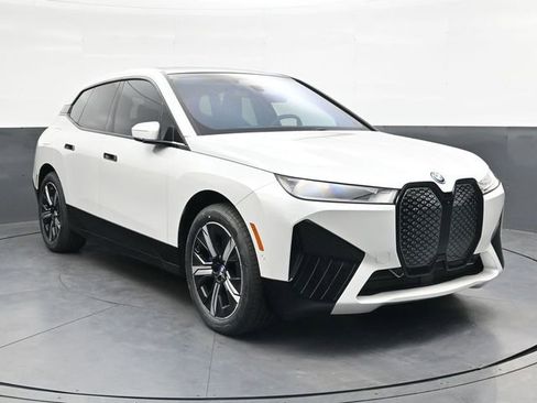 Used 2024 BMW iX xDrive50 w/ Premium Package AWD/4WD image 2