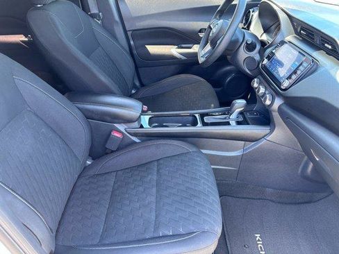 Used 2023 Nissan Kicks SV FWD image 11