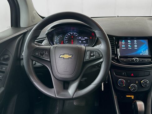 Used 2017 Chevrolet Trax LT image 17