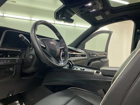 Certified 2023 Cadillac Escalade ESV Premium Luxury AWD/4WD image 33