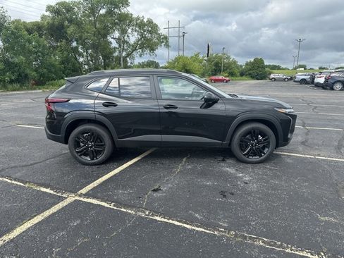 New 2025 Chevrolet Trax ACTIV w/ Sunroof Package image 4