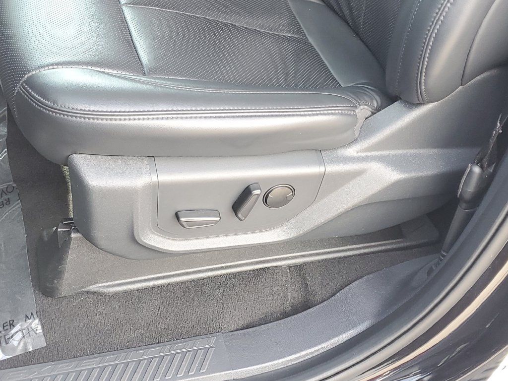Used 2024 Ford Expedition XLT AWD/4WD image 25