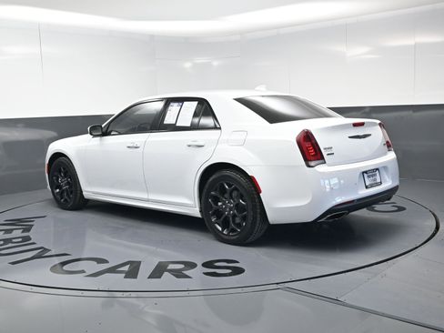 Used 2023 Chrysler 300 Touring L w/ Comfort Group image 7