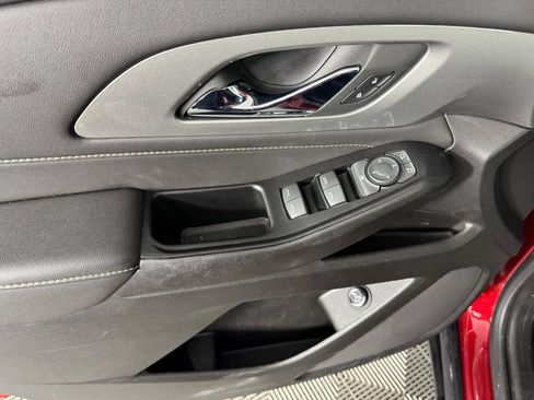 Used 2023 Chevrolet Traverse LT image 42