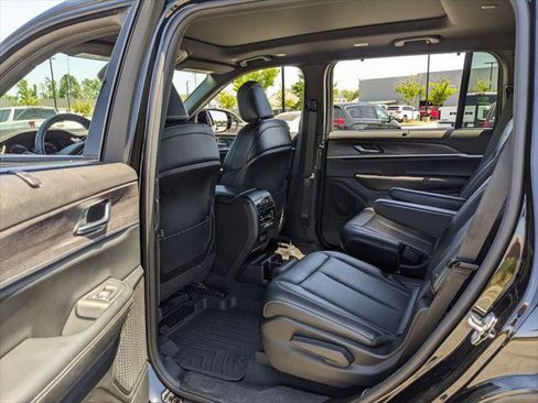 Certified 2025 Jeep Grand Cherokee L Limited w/ Luxury Tech Group II RWD image 40
