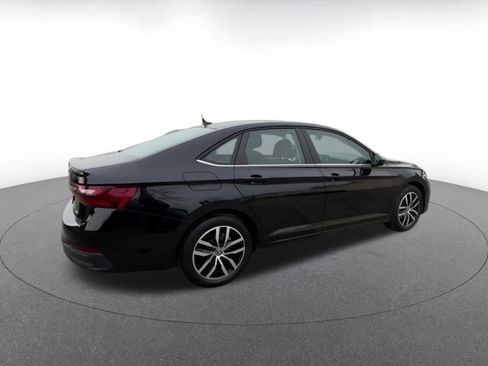 Used 2025 Volkswagen Jetta SE image 15