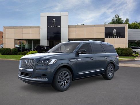 New 2024 Lincoln Navigator Reserve image 2