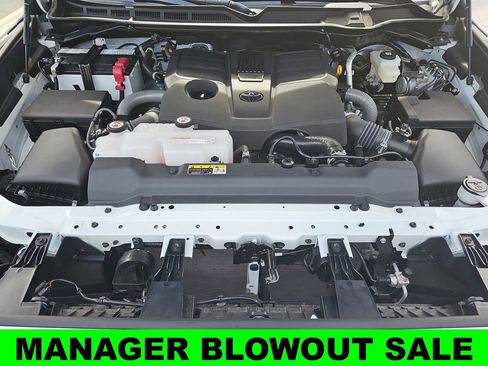 Used 2024 Toyota Tundra SR5 w/ SR5 Convenience Package AWD/4WD image 31