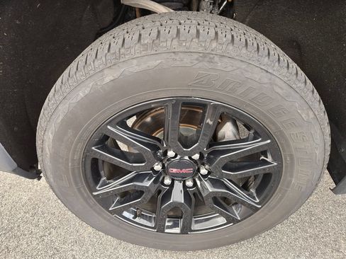 Used 2021 GMC Sierra 1500 Elevation w/ X31 Off-Road Package AWD/4WD image 14