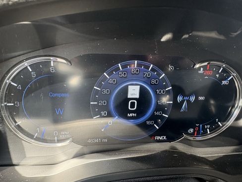 Used 2019 Cadillac Escalade ESV Luxury image 10