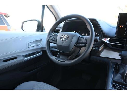 New 2025 Toyota Sienna LE image 25